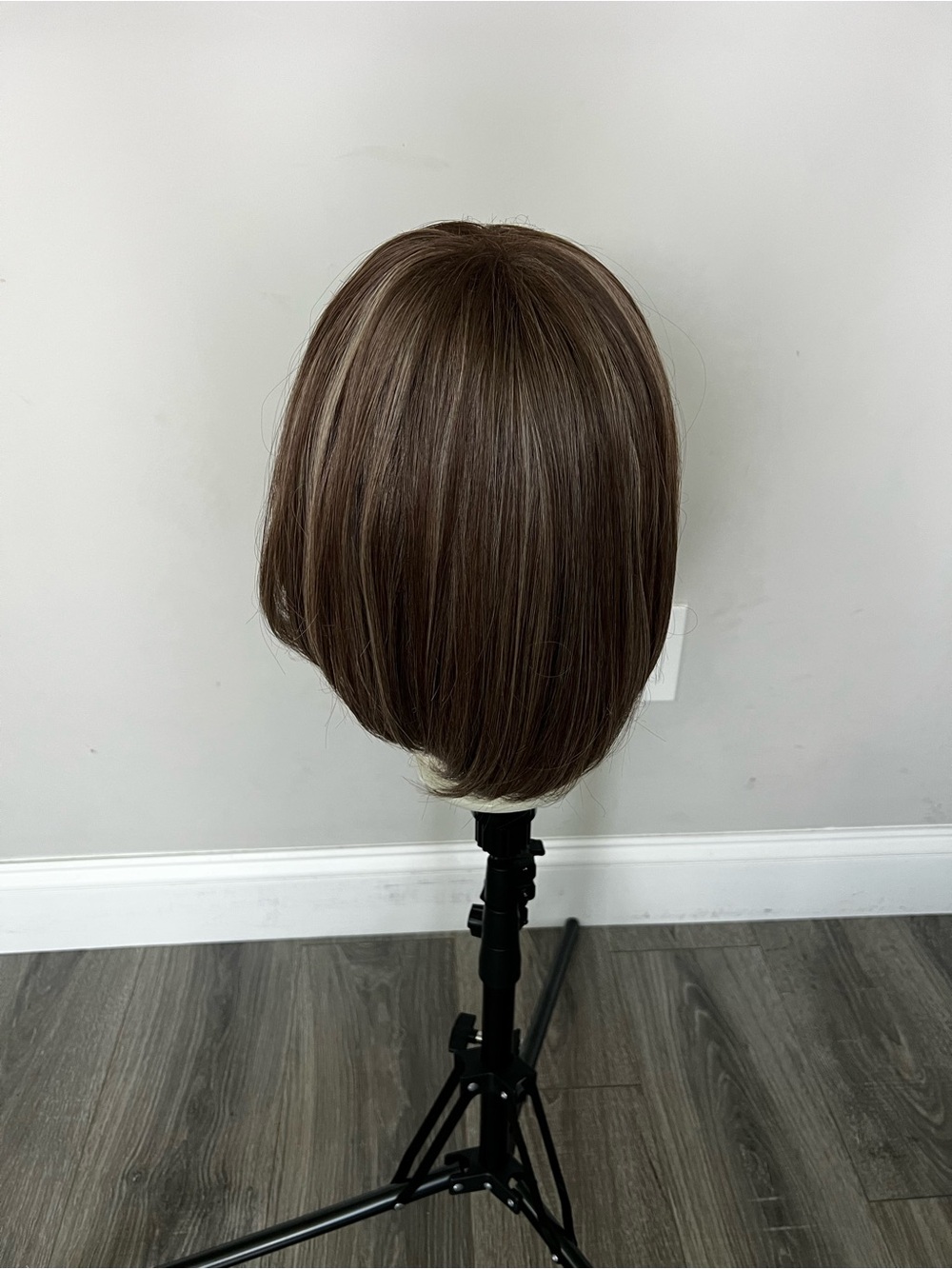13โ Layered Bob Lace Front Wig in Light Brown with Subtle Highlights - Picture 4 of 15